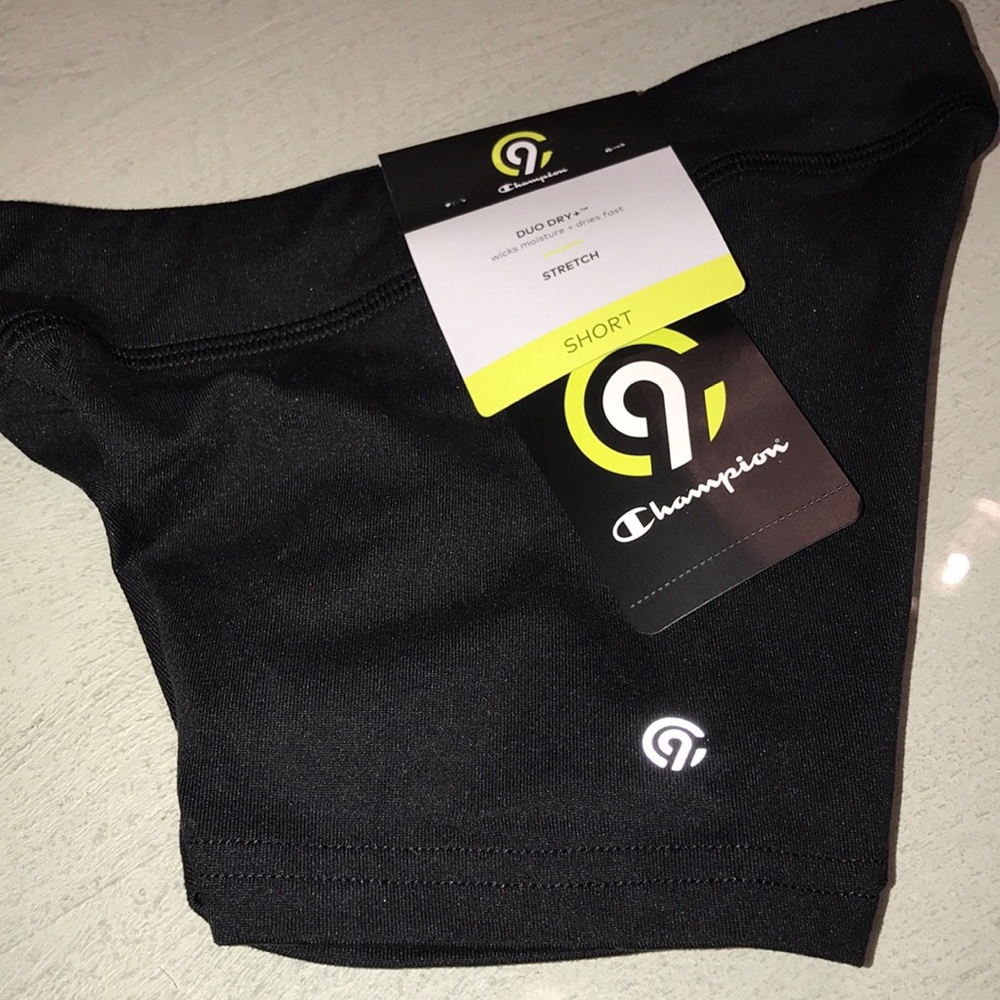 ⭐️⭐️⭐️NWT Champion Girls stretch shorts